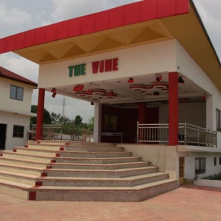 True Vine Hotel Кумасі Екстер'єр фото
